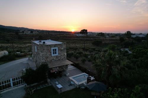 Traditional Kos villa with swimming pool, lawn yard and bbq - Accommodation - Kos Town