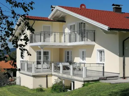 Wunderschöne Ferienwohnung mit Seeblick in Zell am Moos, Österreich