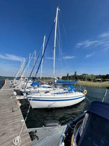 Haus Bernsteinsee mit Goitzsche-Schnuppersegeln in Friedersdorf, Deutschland