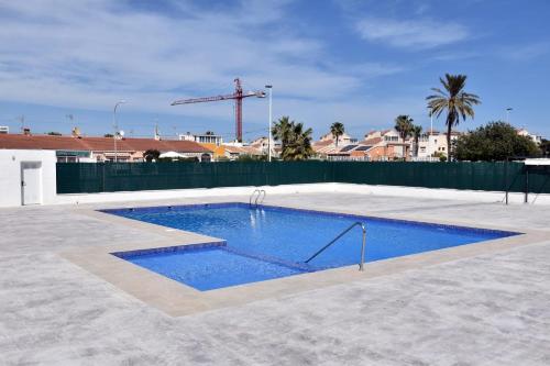 Casa Alex Torrevieja- Holiday House - con piscina comunitaria