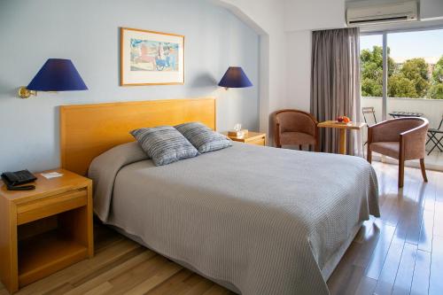 Standard Double or Twin Room image 3