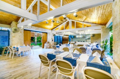 Royal Garden Beach Hotel - image 19