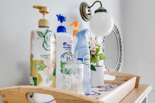 M2 Central location 2 mins to VCU FREE PARKING