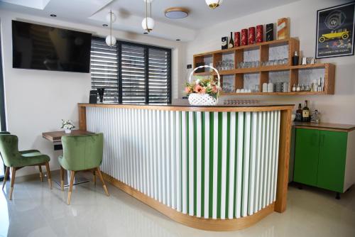 . Merak Rooms & Caffe Bar