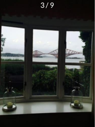 3 Bedroom harbourside apartment, Queensferry, 10 miles from Edinburgh