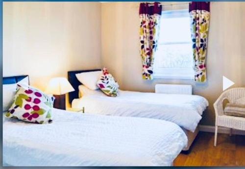 3 Bedroom harbourside apartment, Queensferry, 10 miles from Edinburgh