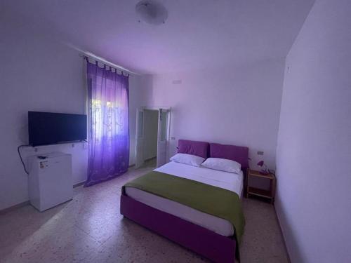 1 queen bed, 2 twin beds