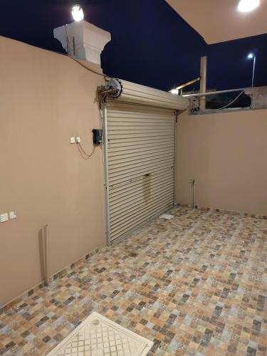 شقة للعائلات من غرفتين وصالة وفناء خارجي in Abdullah Fuad
