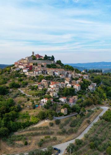 Winery & Design hotel ROXANICH