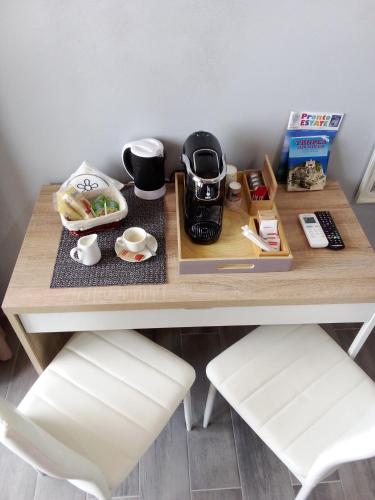Standard Double Room image 10