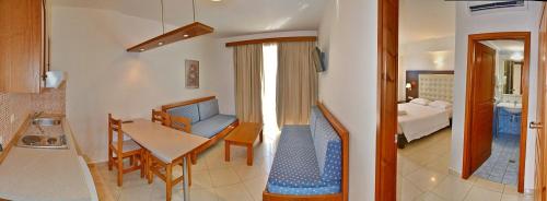 Castro Beach Hotel - image 4