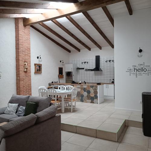 Casa Huidobro Valle in Monleras