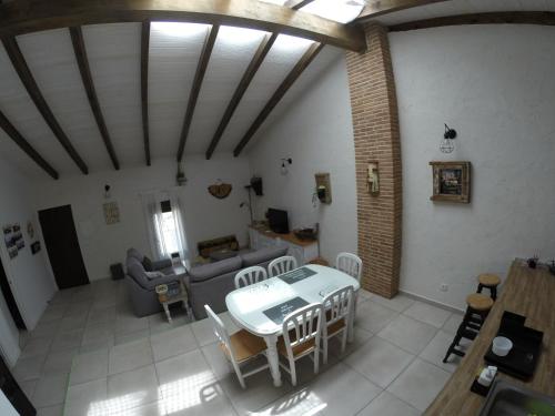 Casa Huidobro Valle in Monleras