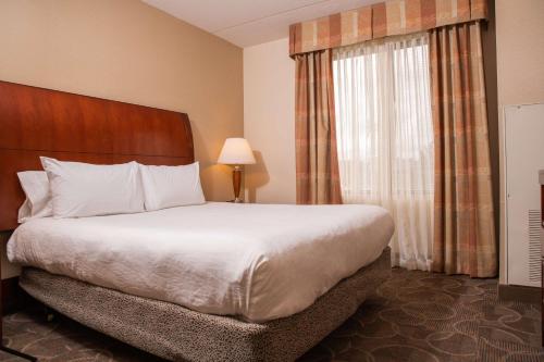 Hilton Garden Inn Erie - image 2