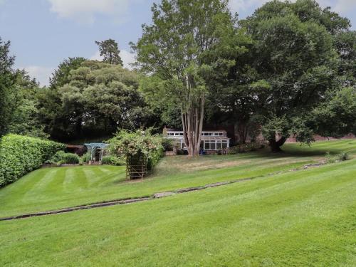 Cedar Gardens - main image