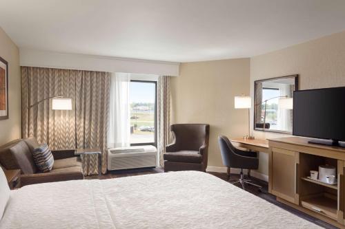Hampton Inn by Hilton Fort Smith - image 14