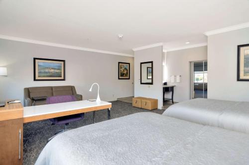 Hampton Inn & Suites Fort Worth-Fossil Creek - image 12