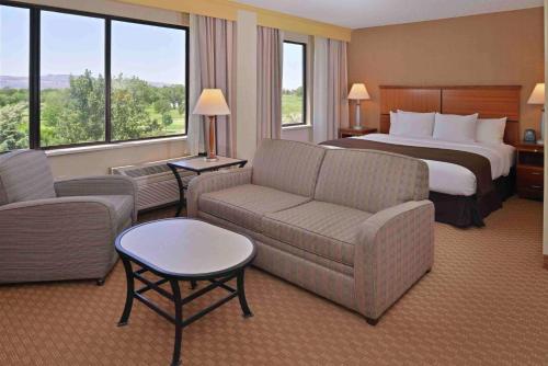 บริการและสิ่งอำนวยความสะดวก, DoubleTree by Hilton Hotel Grand Junction in แกรนด์จังค์ชัน (CO)