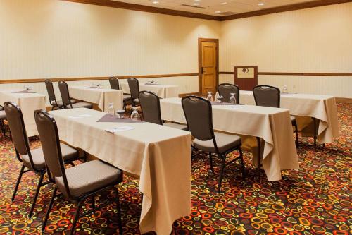 DoubleTree by Hilton Grand Junction - image 9