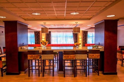 Hampton Inn Groton/Mystic - image 14