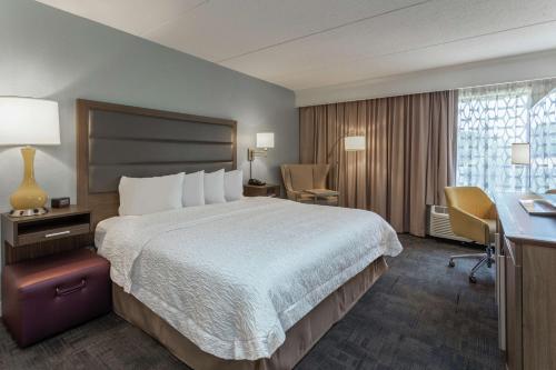Hampton Inn Groton/Mystic - image 12