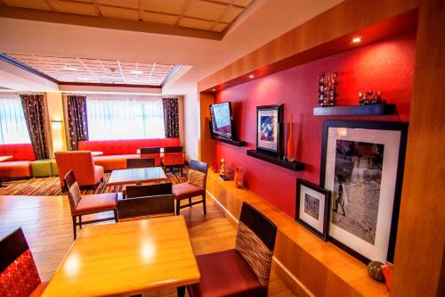 Hampton Inn Groton/Mystic - image 11