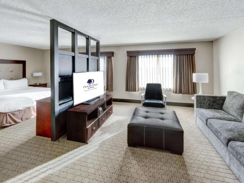 DoubleTree By Hilton Wichita Airport