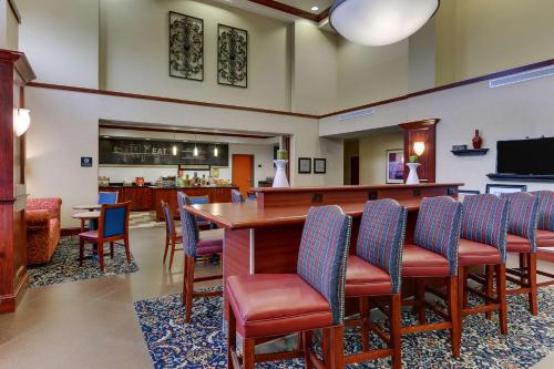 Hampton Inn & Suites Indianapolis-Airport