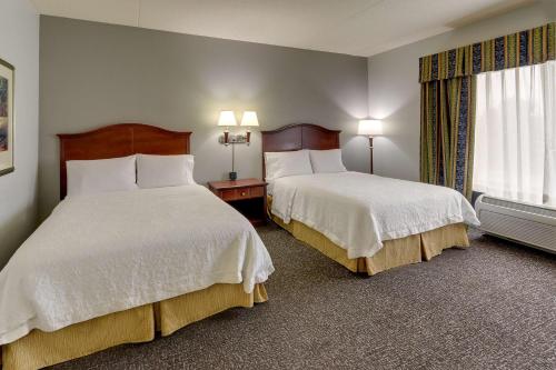 Hampton Inn & Suites Indianapolis-Airport