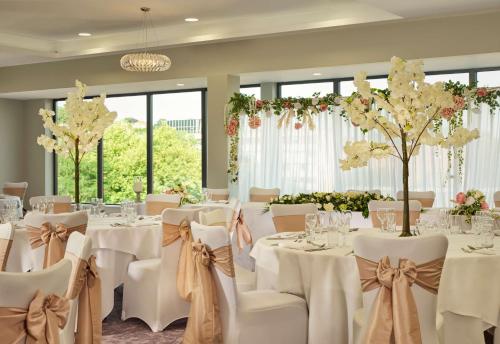 DoubleTree by Hilton Lincoln - image 13