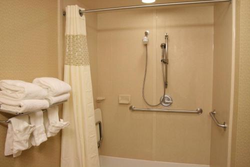 Hampton Inn & Suites Indianapolis-Airport