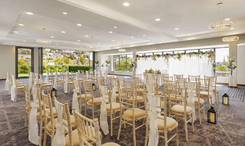 DoubleTree by Hilton Lincoln - image 8