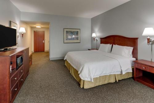 Hampton Inn & Suites Indianapolis-Airport