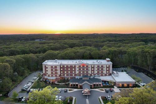 Hilton Garden Inn Stony Brook - image 10