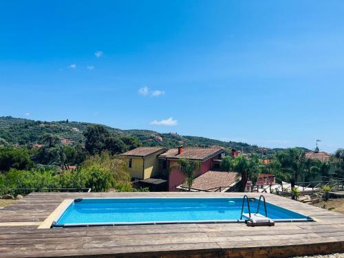 La Casa di Martina, villa con 1 piscina 1 piscina bimbi e parco giochi