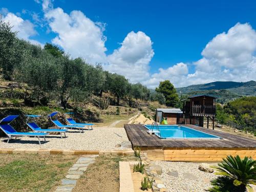 La Casa di Martina, villa con 1 piscina 1 piscina bimbi e parco giochi