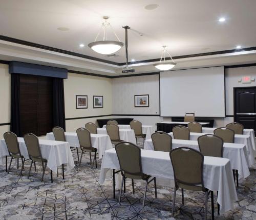 Hilton Garden Inn Jonesboro - image 9