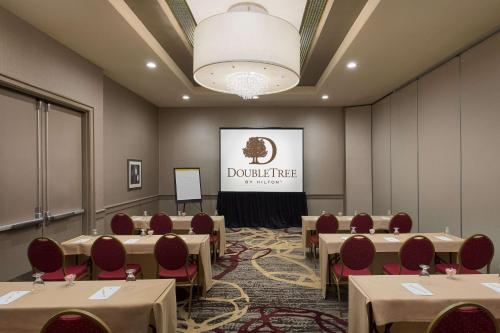 DoubleTree by Hilton Los Angeles Norwalk - image 10