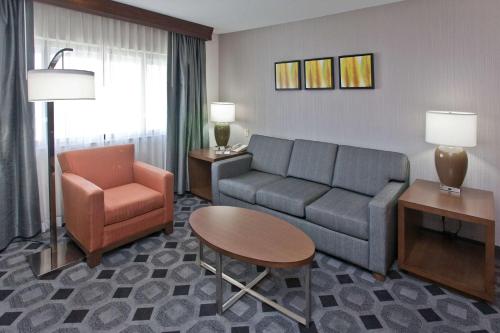 DoubleTree by Hilton Rosemead - image 13