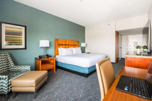 DoubleTree by Hilton Carson - image 10