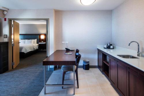 Hampton Inn & Suites Lincolnshire