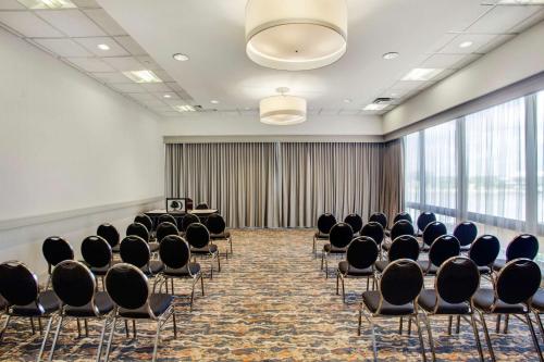 DoubleTree By Hilton Hotel Little Rock image 37