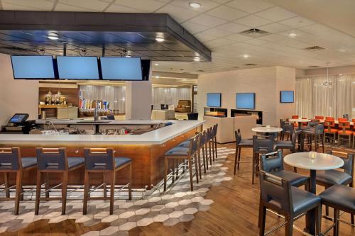 DoubleTree by Hilton Little Rock - image 3