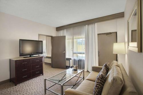 DoubleTree by Hilton Little Rock - image 9