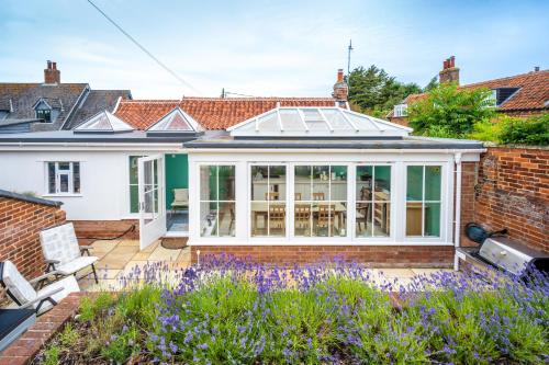 Myrtle Cottage - image 6