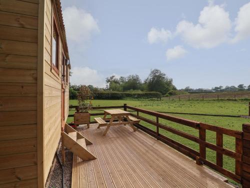 المنظر الخارجي, The Oak Hut in Whitchurch