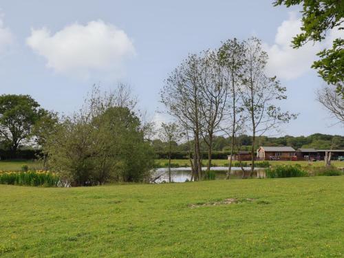 المنظر الخارجي, The Oak Hut in Whitchurch