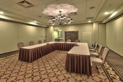 Hilton Garden Inn Las Cruces - image 7