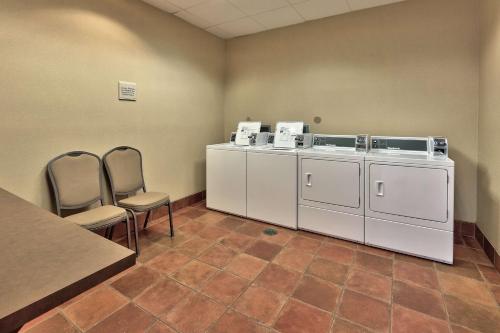 Hilton Garden Inn Las Cruces - image 2