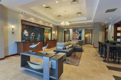 DoubleTree by Hilton Bay City - Riverfront